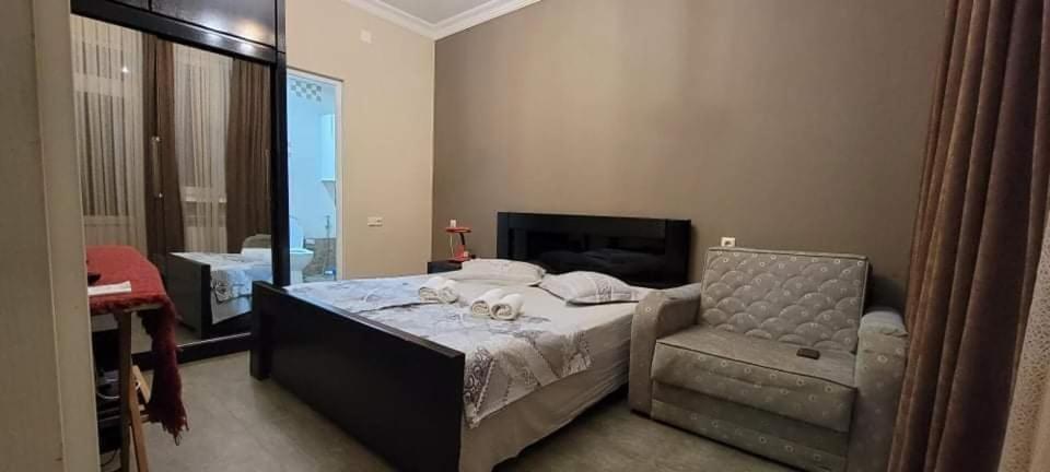 Guest House Kldiashvili Batumi Bagian luar foto