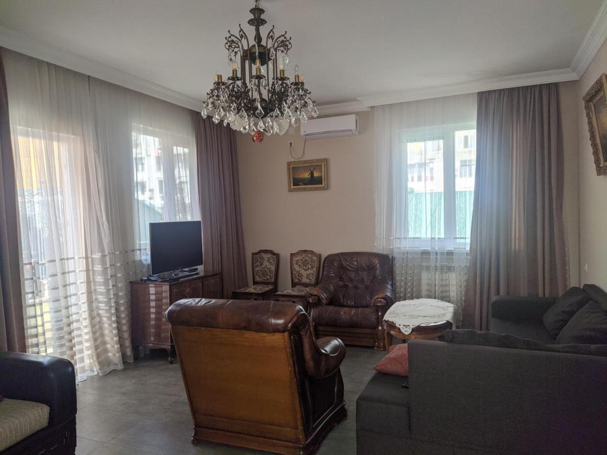 Guest House Kldiashvili Batumi Bagian luar foto