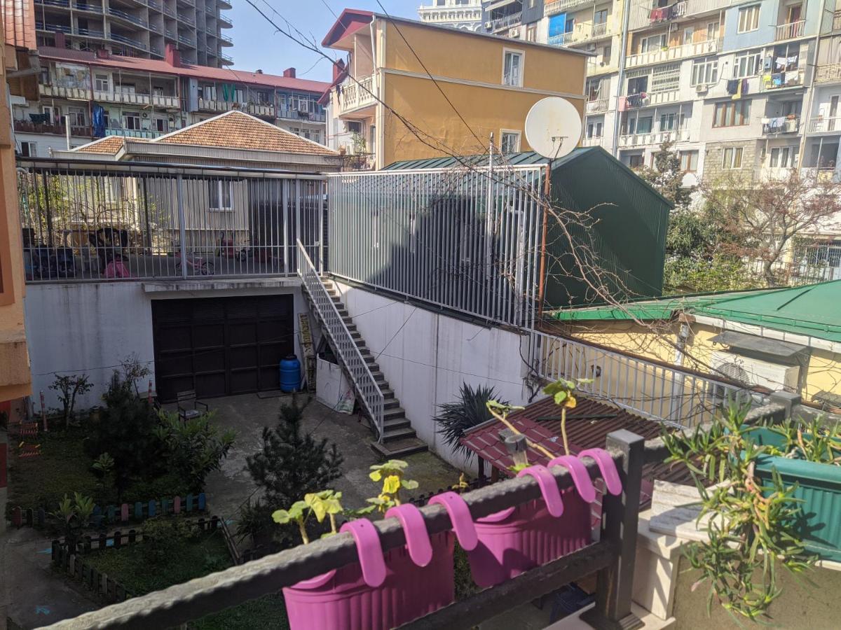 Guest House Kldiashvili Batumi Bagian luar foto