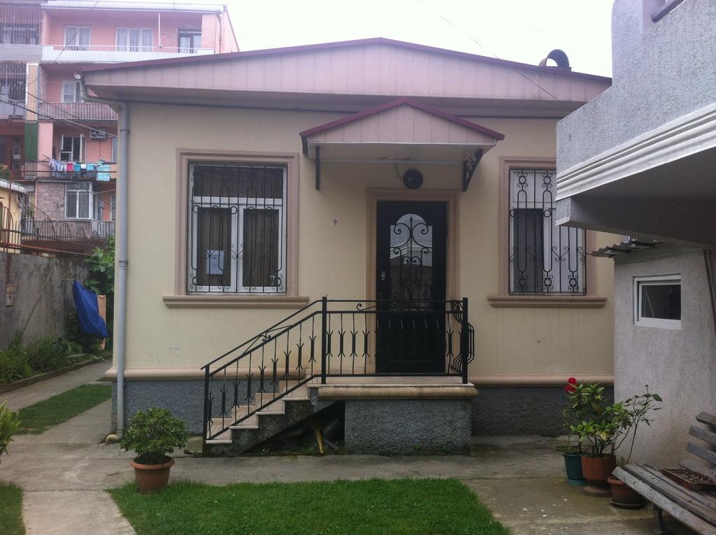 Guest House Kldiashvili Batumi Ruang foto