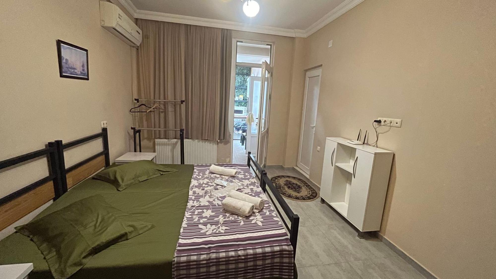 Guest House Kldiashvili Batumi Bagian luar foto