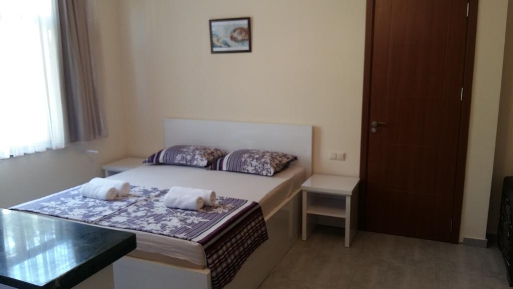 Guest House Kldiashvili Batumi Bagian luar foto